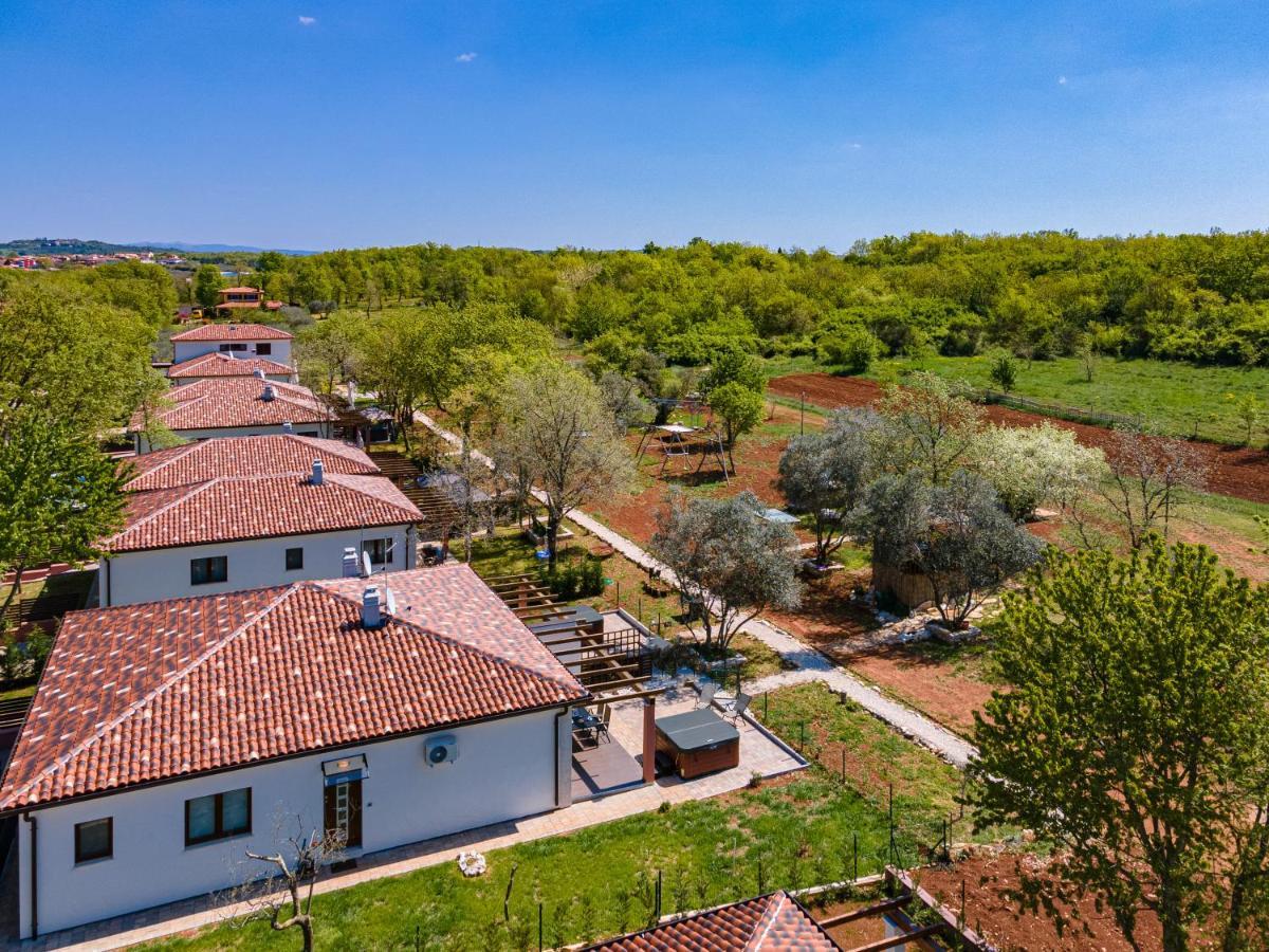 Apartmani Noa I Natali Kaldanija Exterior foto